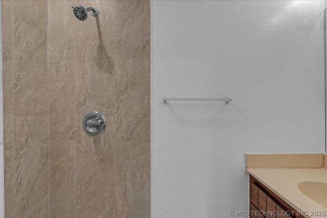 9435 S 33rd West Avenue, Tulsa, OK 74132