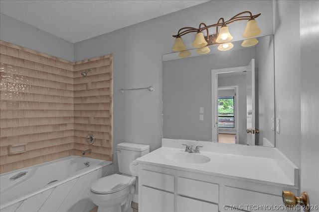 9435 S 33rd West Avenue, Tulsa, OK 74132