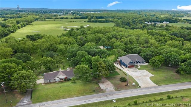 9435 S 33rd West Avenue, Tulsa, OK 74132