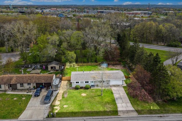 2566 GREENBRIER ROAD, Green Bay, WI 54311