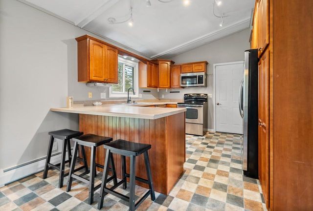 2566 GREENBRIER ROAD, Green Bay, WI 54311