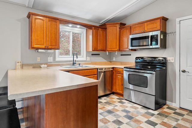 2566 GREENBRIER ROAD, Green Bay, WI 54311