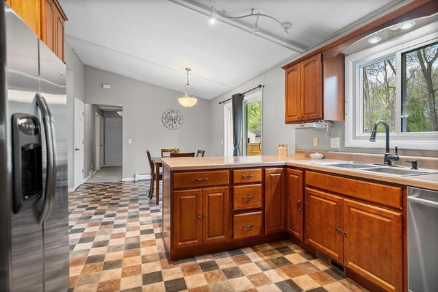 2566 GREENBRIER ROAD, Green Bay, WI 54311