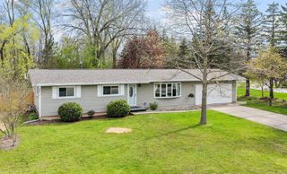 2566 GREENBRIER ROAD, Green Bay, WI 54311