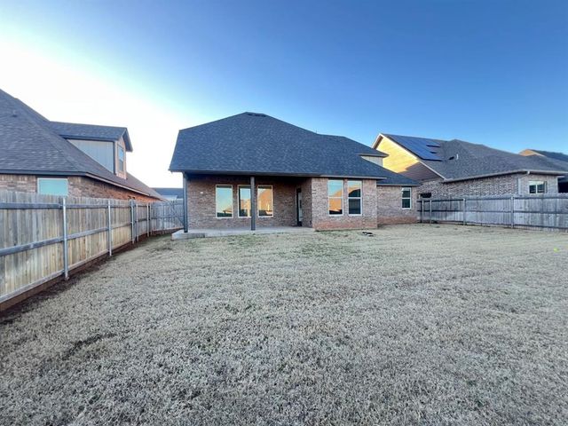 3212 Hayven Circle, Yukon, OK 73099