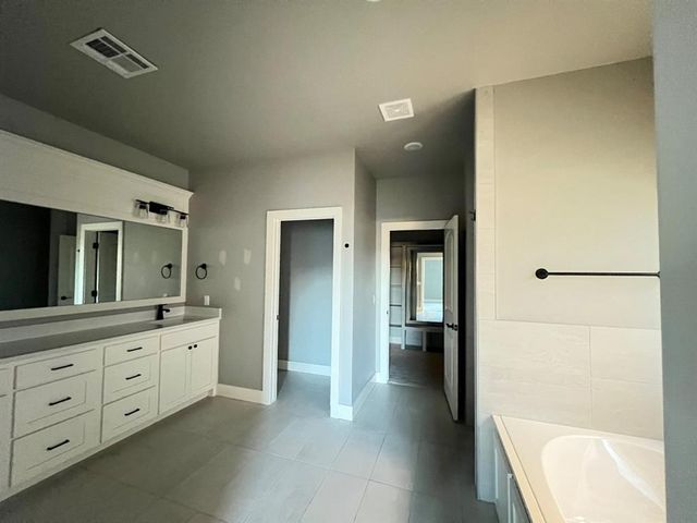 3212 Hayven Circle, Yukon, OK 73099