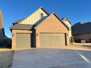 3212 Hayven Circle, Yukon, OK 73099