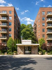 30 S Cole Avenue 1J, Spring Valley, NY 10977