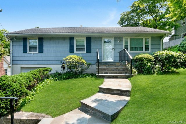 874 Linda Avenue, Thornwood, NY 10594