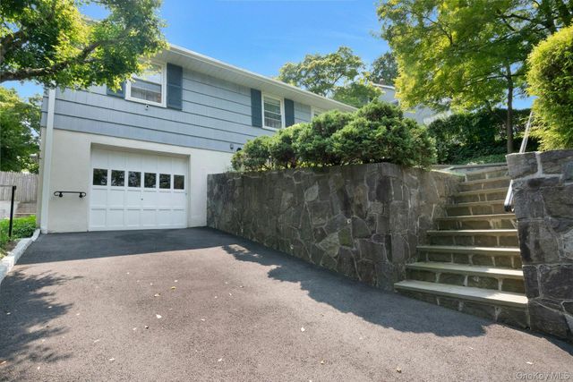 874 Linda Avenue, Thornwood, NY 10594