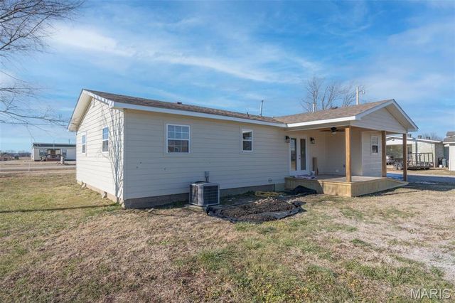 1102 Highway 142, Poplar Bluff, MO 63901