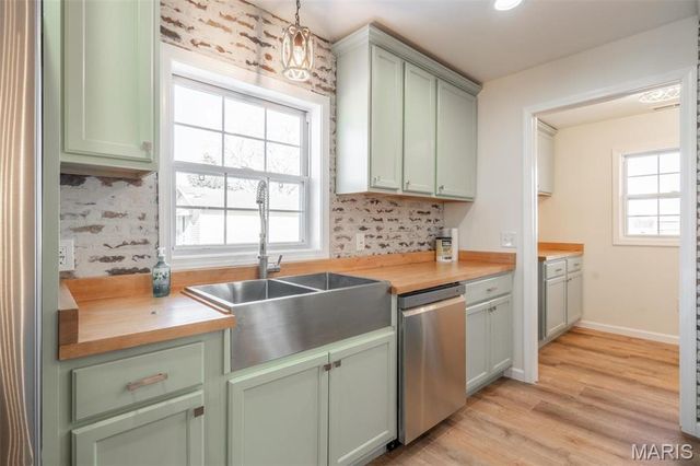 1102 Highway 142, Poplar Bluff, MO 63901
