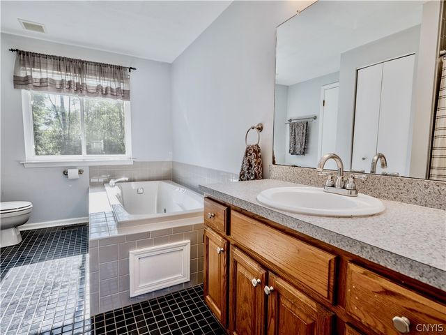 6102 Owlwood Drive, Cicero, NY 13039