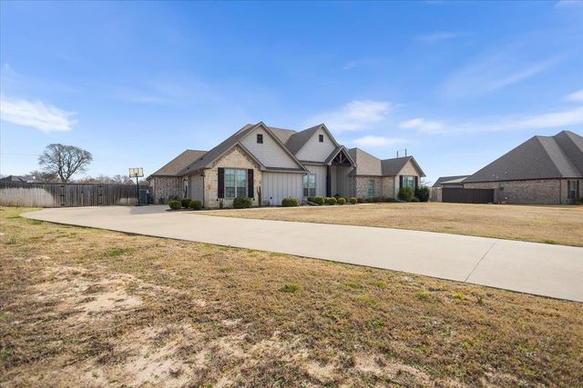 421 Bush Way, Bullard, TX 75757
