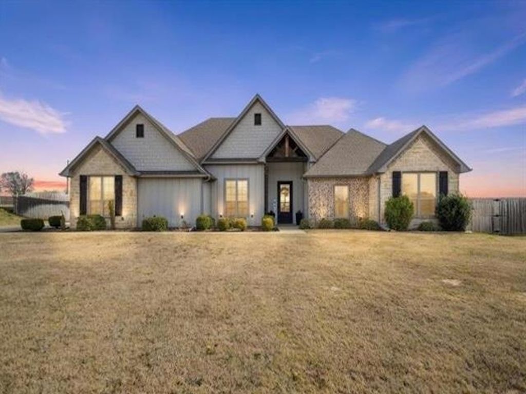 421 Bush Way, Bullard, TX 75757