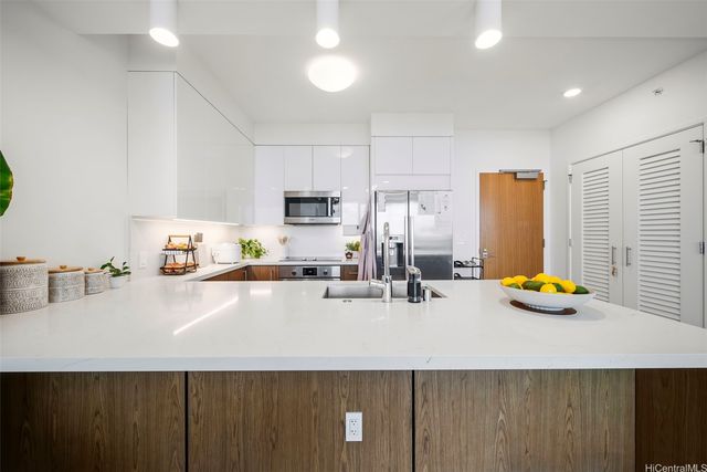 629 Keeaumoku Street 3810, Honolulu, HI 96814