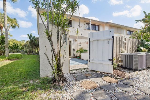 3050 S Oakland Forest Drive 2008, Oakland Park, FL 33309