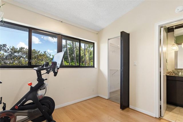3050 S Oakland Forest Drive 2008, Oakland Park, FL 33309