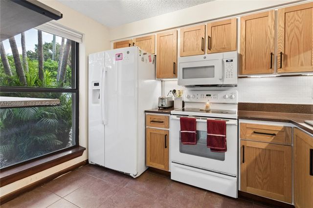 3050 S Oakland Forest Drive 2008, Oakland Park, FL 33309