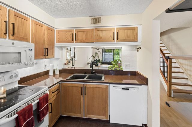 3050 S Oakland Forest Drive 2008, Oakland Park, FL 33309