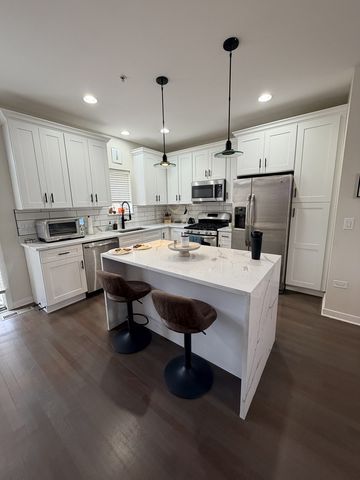2323 S Wabash Avenue 14, Chicago, IL 60616
