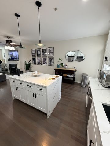 2323 S Wabash Avenue 14, Chicago, IL 60616