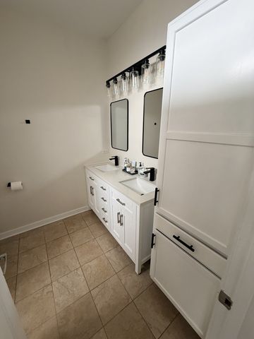 2323 S Wabash Avenue 14, Chicago, IL 60616