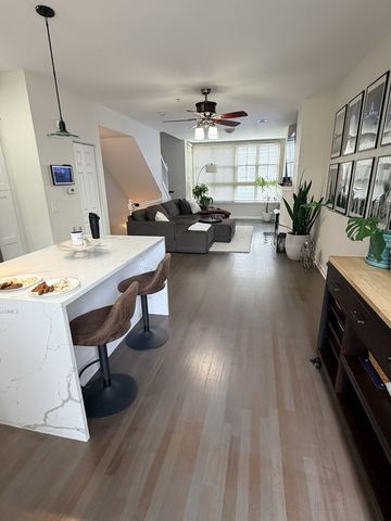 2323 S Wabash Avenue 14, Chicago, IL 60616