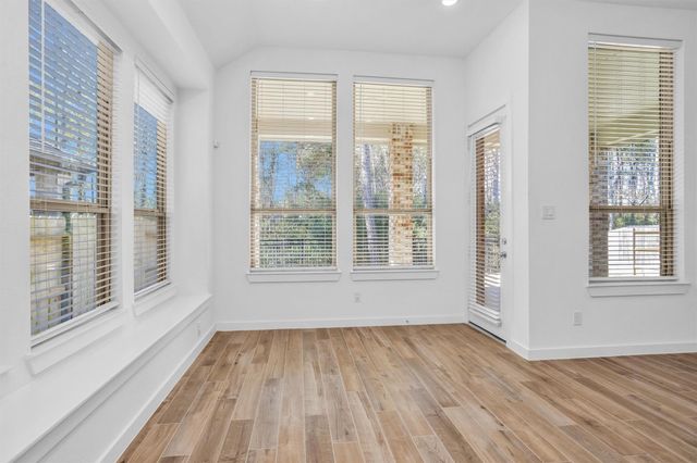 256 Sky Top Drive, Montgomery, TX 77316