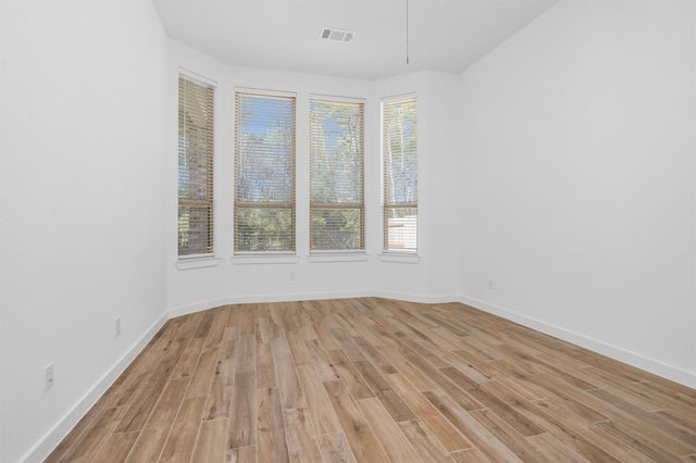 256 Sky Top Drive, Montgomery, TX 77316