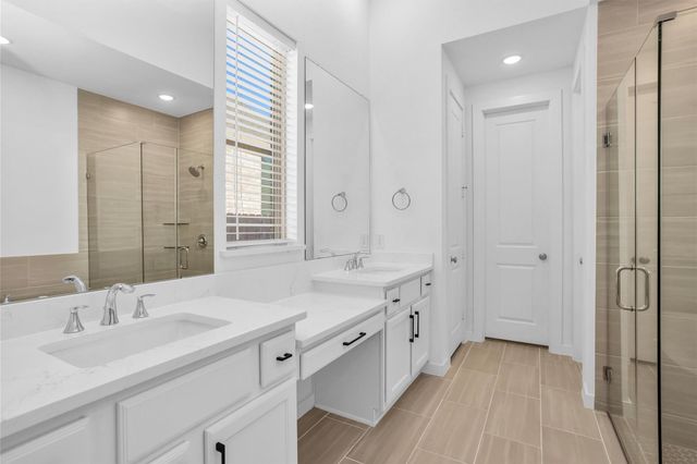 256 Sky Top Drive, Montgomery, TX 77316