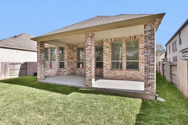 256 Sky Top Drive, Montgomery, TX 77316