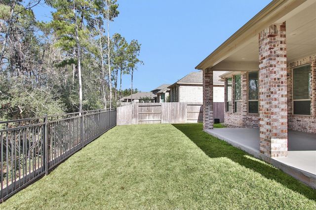 256 Sky Top Drive, Montgomery, TX 77316