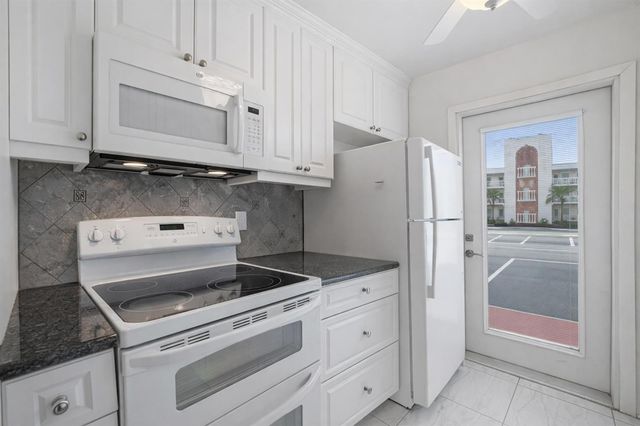130 Doolen Court 108, North Palm Beach, FL 33408