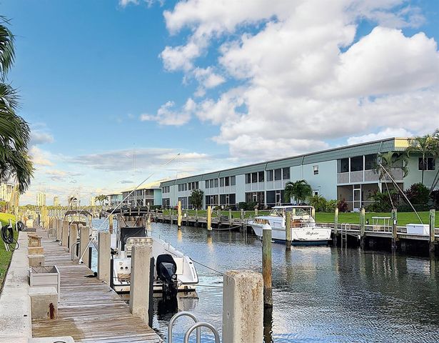 130 Doolen Court 108, North Palm Beach, FL 33408