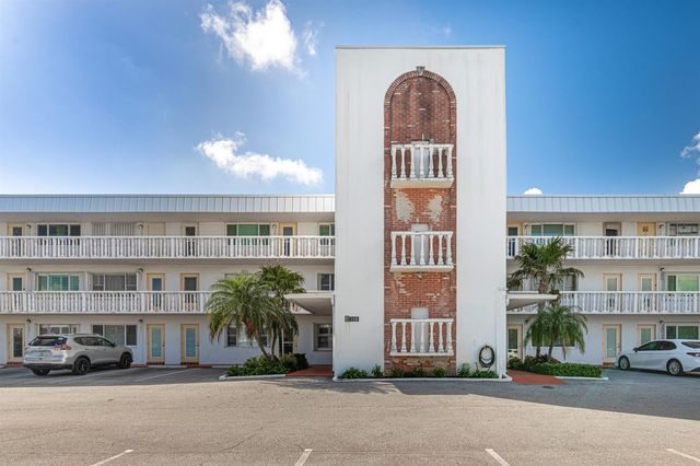 130 Doolen Court 108, North Palm Beach, FL 33408