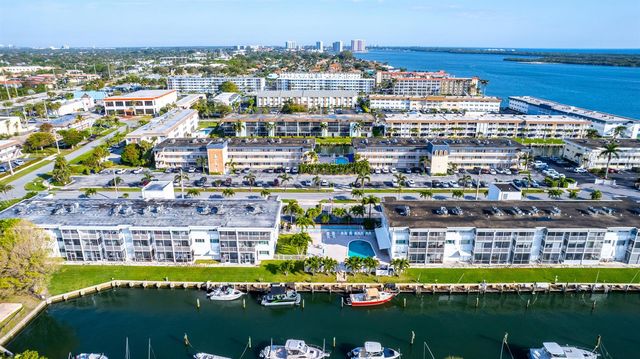 130 Doolen Court 108, North Palm Beach, FL 33408