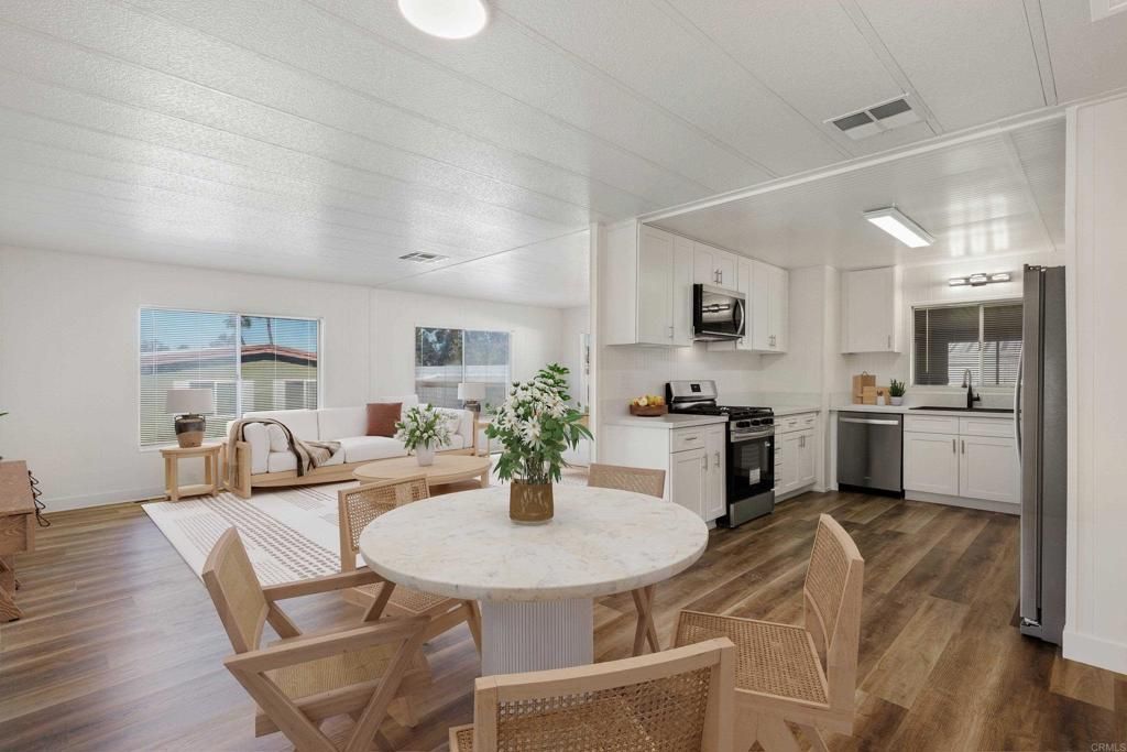 Image 1 of property listing at 2130 Sunset Drive 55, Vista, CA 92081