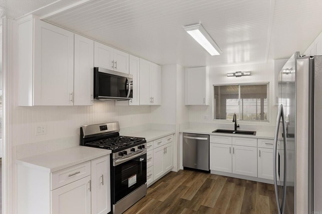 Image 3 of property listing at 2130 Sunset Drive 55, Vista, CA 92081