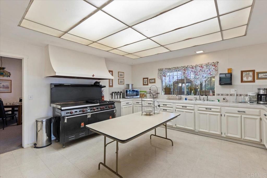 Image 38 of property listing at 2130 Sunset Drive 55, Vista, CA 92081