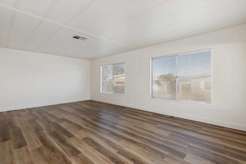Image 6 of property listing at 2130 Sunset Drive 55, Vista, CA 92081