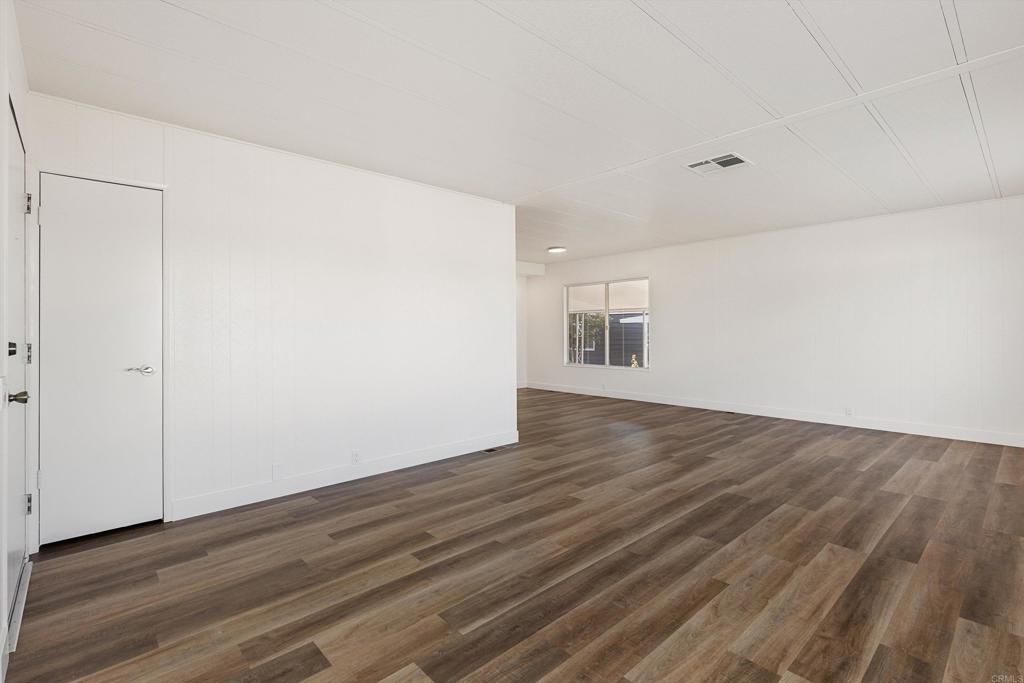 Image 8 of property listing at 2130 Sunset Drive 55, Vista, CA 92081