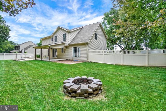 119 MEADOW HILL DR, York, PA 17402