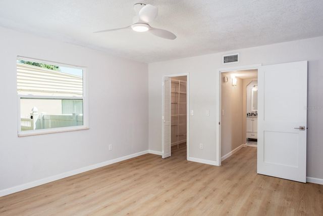 4228 37TH AVENUE N, St Petersburg, FL 33713