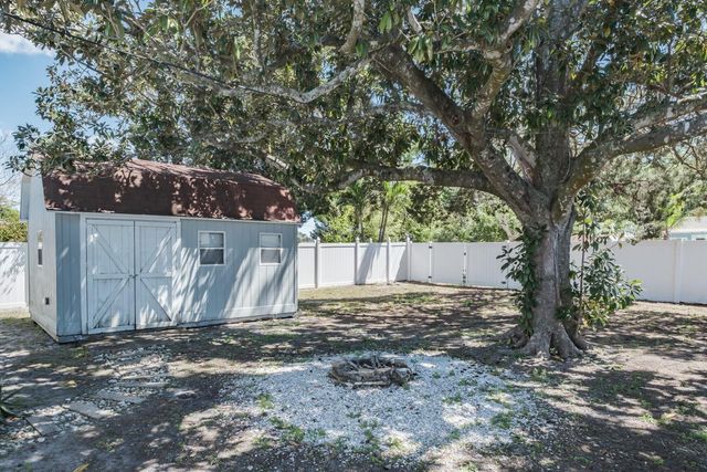 4228 37TH AVENUE N, St Petersburg, FL 33713