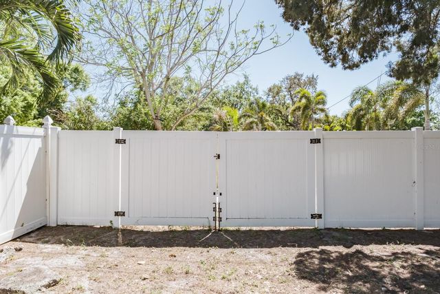 4228 37TH AVENUE N, St Petersburg, FL 33713