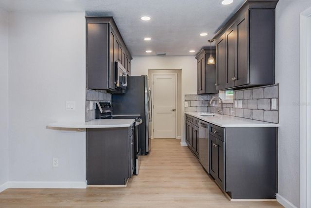 4228 37TH AVENUE N, St Petersburg, FL 33713