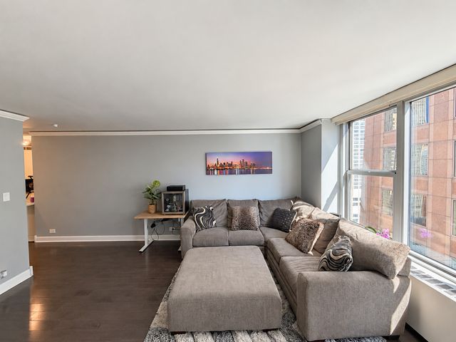 777 N Michigan Avenue 3102, Chicago, IL 60611