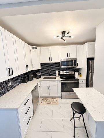 777 N Michigan Avenue 3102, Chicago, IL 60611