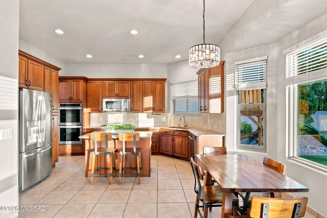 13151 N Pioneer Way, Oro Valley, AZ 85755